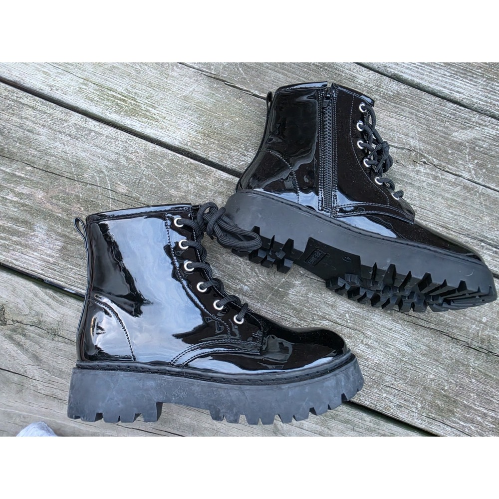 Steve Madden JROCK Black Patent Combat Boots Womens Size 4 Chunky Lug Sole NWOB